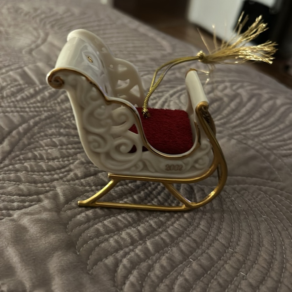 Lenox Sleigh 2002 - Picture 2 of 4